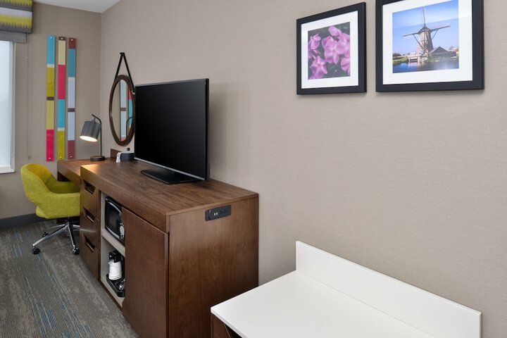 2 Queen Beds Hearing Accessible (8 of 12)