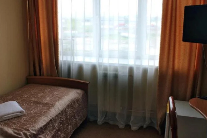 Room 2 of 16
