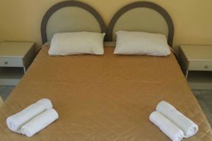 Room 5 of 17