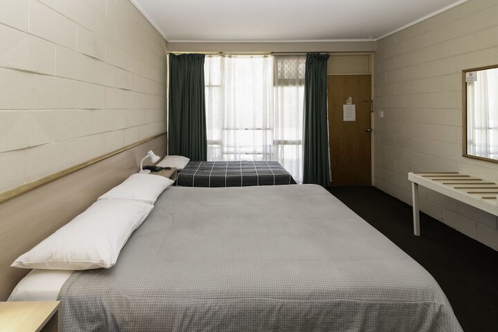 Room 18 of 48