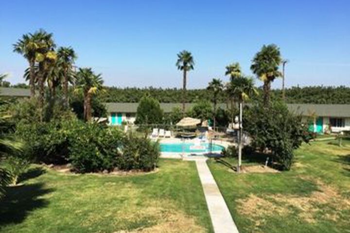Pool 40 of 52