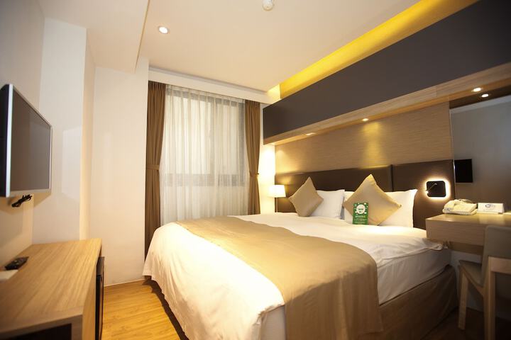 Room 22 of 55