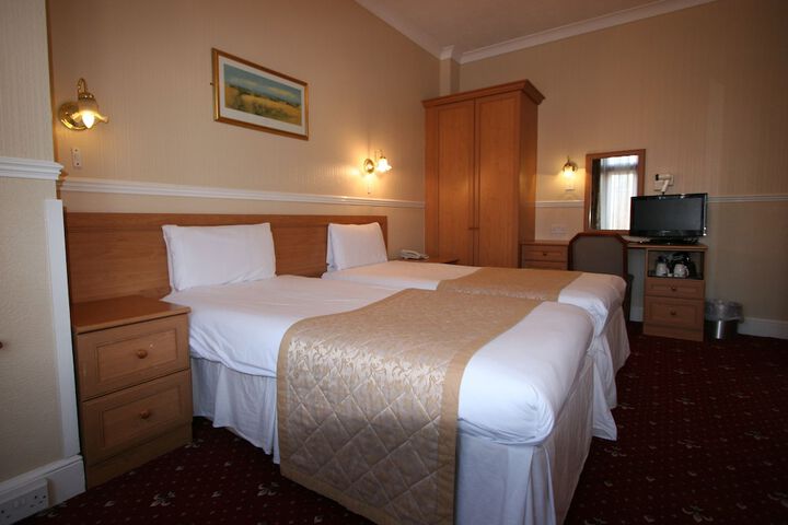 Room 3 of 52