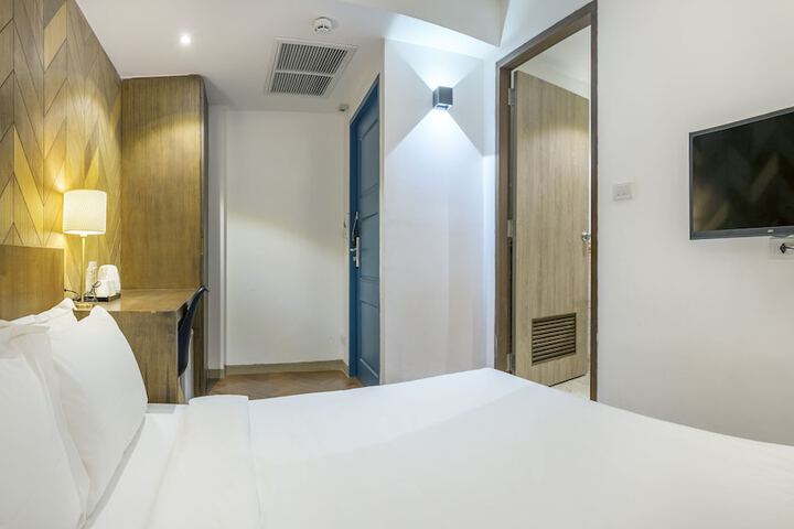 Room 29 of 65