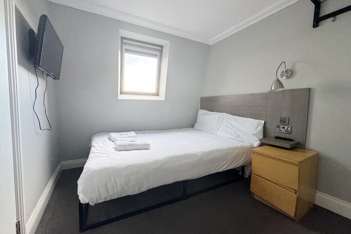 Room 48 of 85