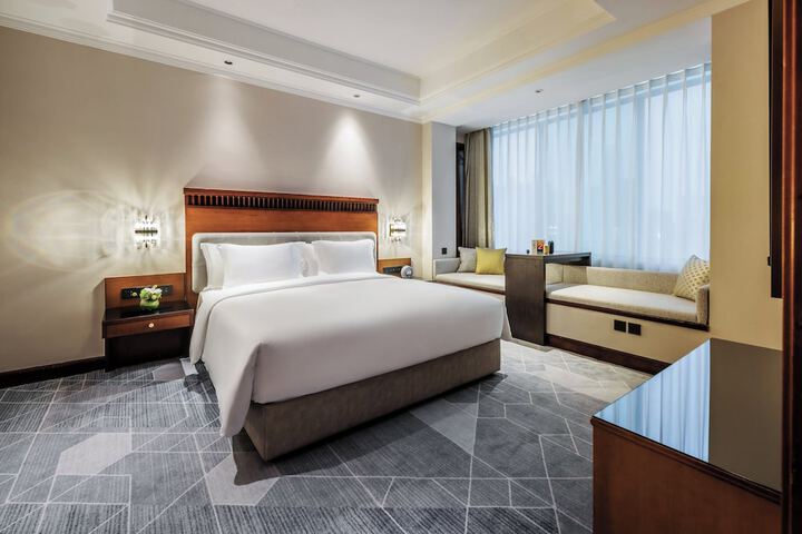 Room 16 of 110