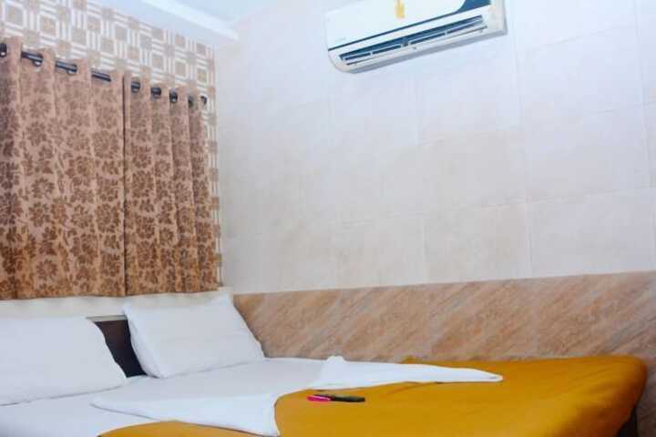 Room 3 of 7