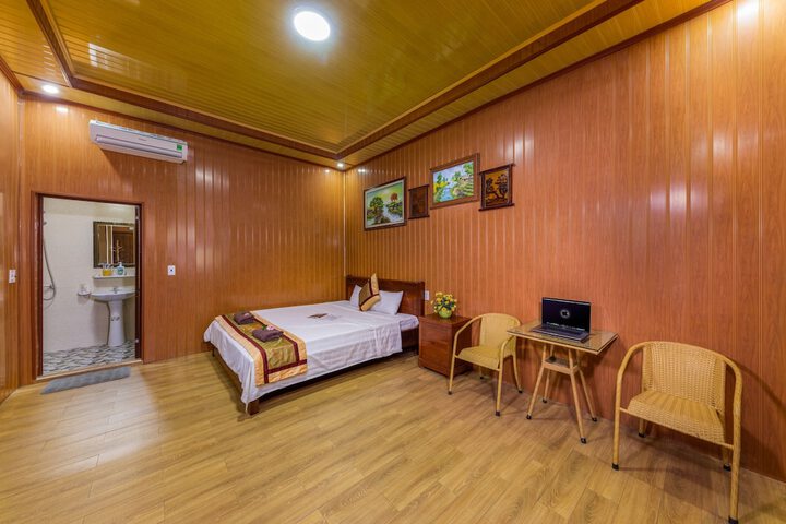 Room 26 of 127