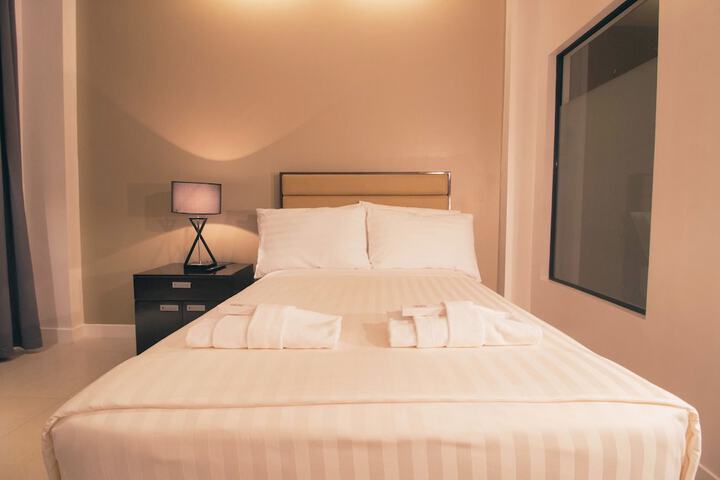 Room 10 of 30