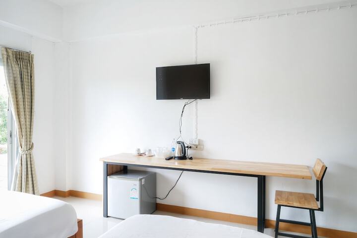 Room 9 of 30