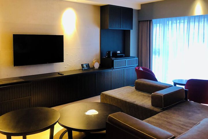 Room 12 of 68