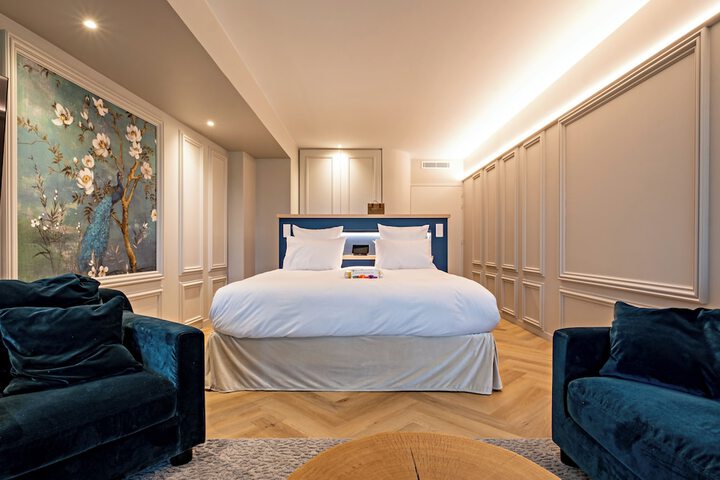 Room 12 of 48