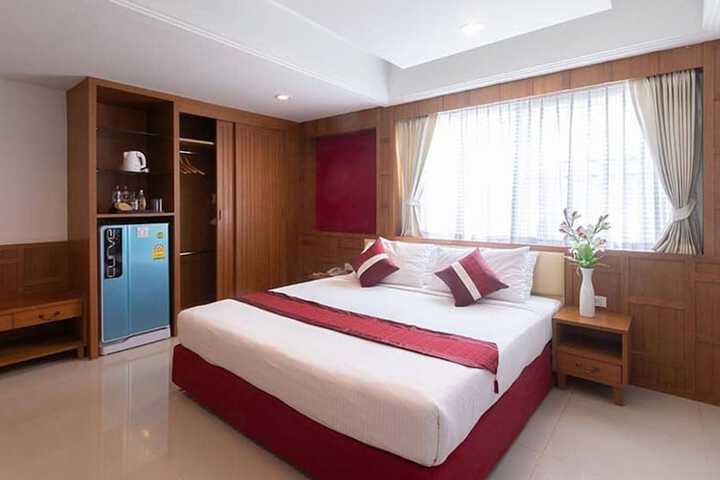Room 9 of 60