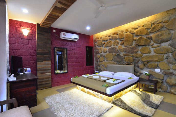 Room 4 of 20
