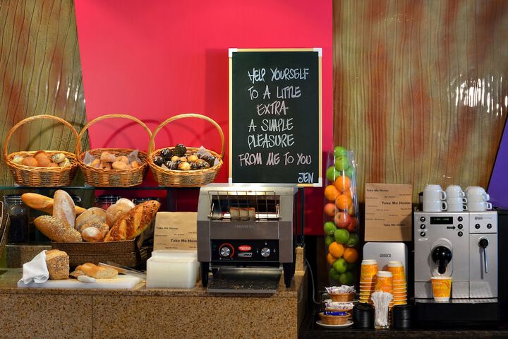 Breakfast/Coffee Service 40 of 71