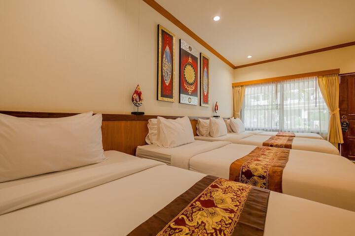 Room 27 of 79