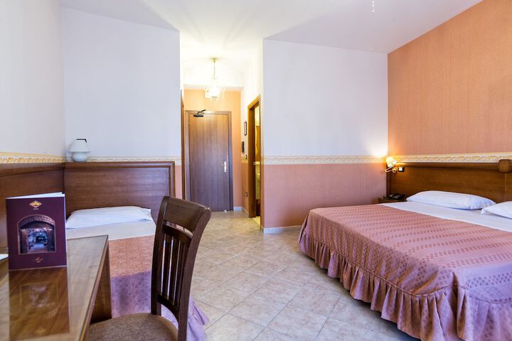 Room 20 of 87