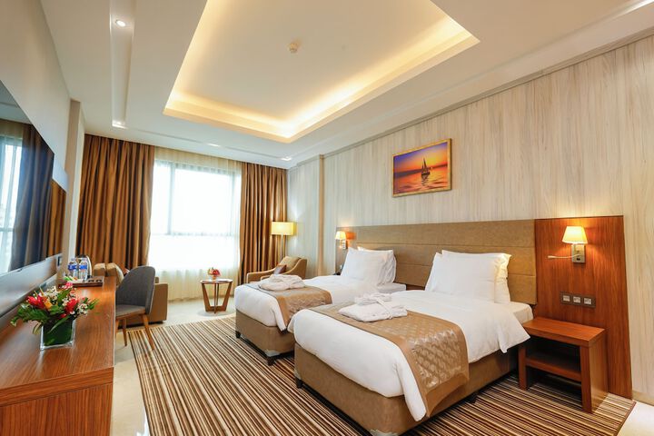 Room 10 of 27