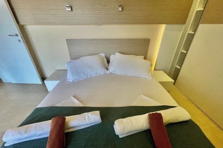 Room 13 of 119
