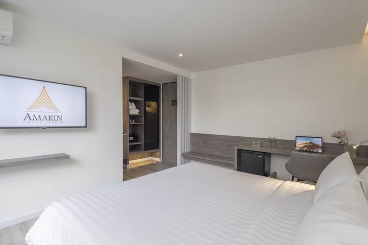 Room 9 of 42