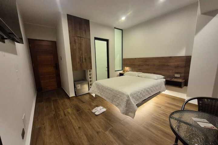 Room 10 of 17