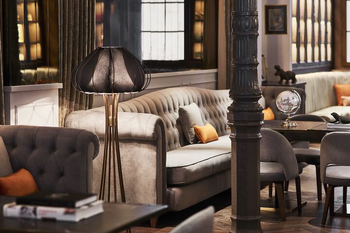 Hotel Lobby