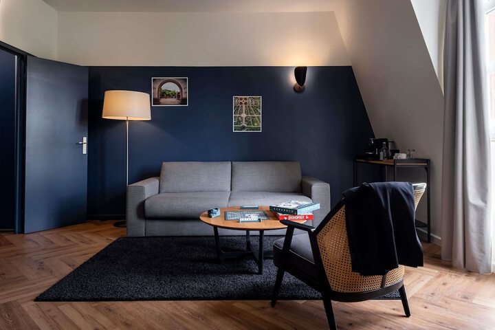 Room 18 of 101