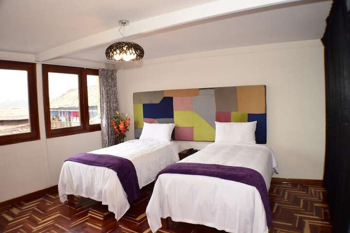 Room 6 of 28