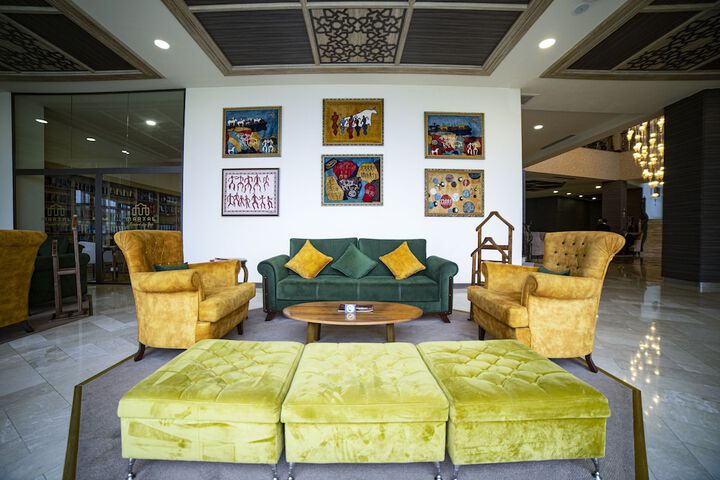 Hotel 2 of 160