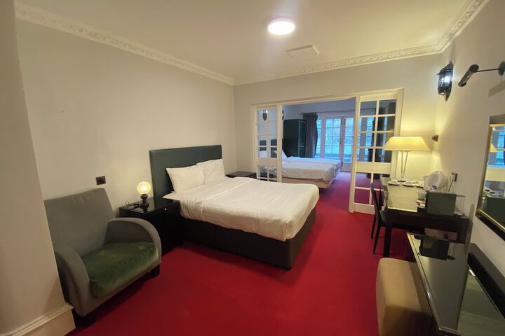Room 43 of 86