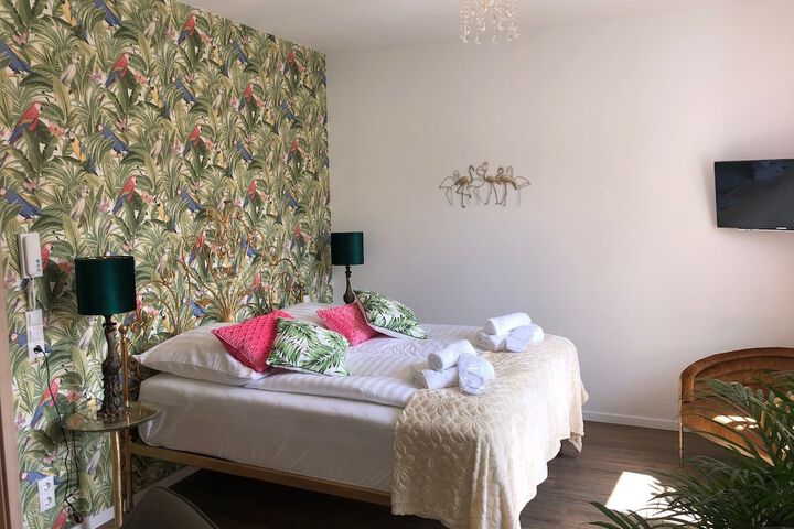 Room 25 of 63