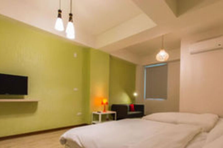 Room 4 of 14
