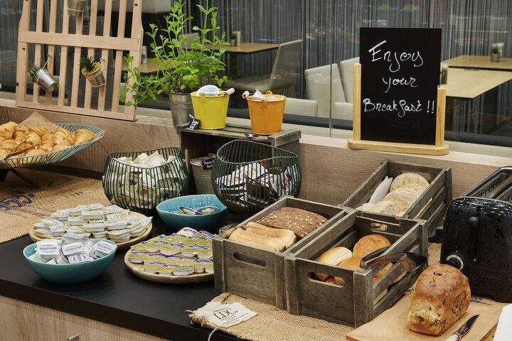Breakfast/Coffee Service 41 of 116