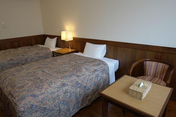 Room 10 of 35