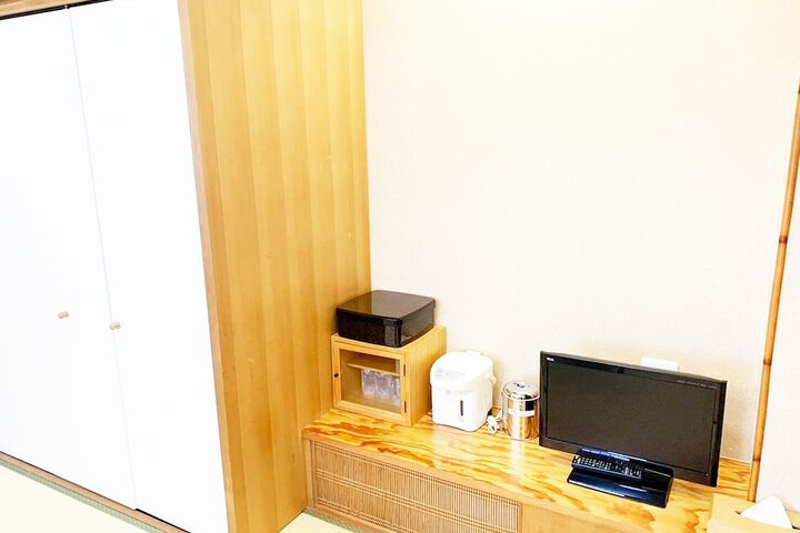 Room 8 of 60