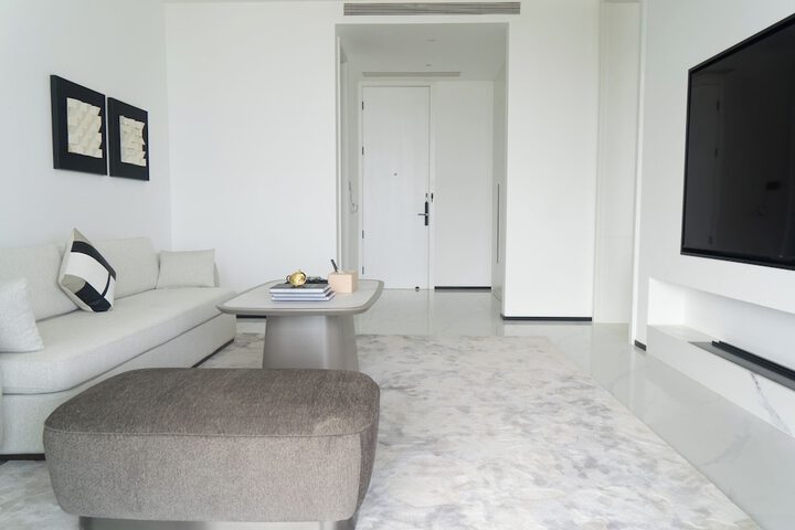 Room 44 of 163
