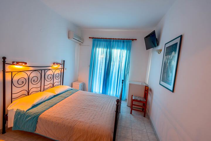 Room 5 of 33