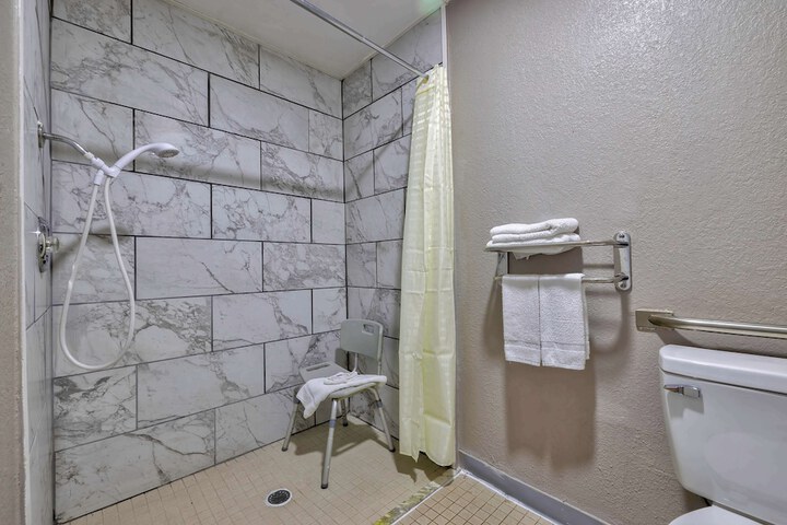 Room 20 of 24