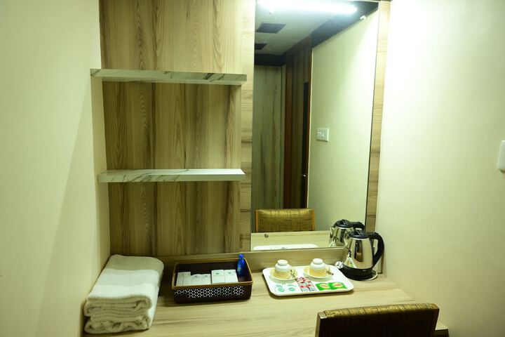 Hotel 5 of 6