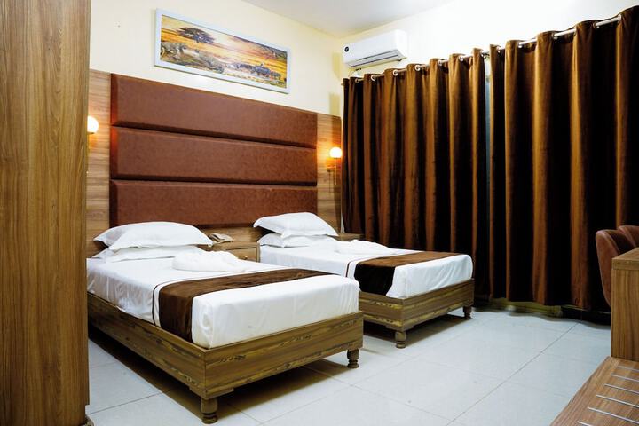 Room 8 of 17