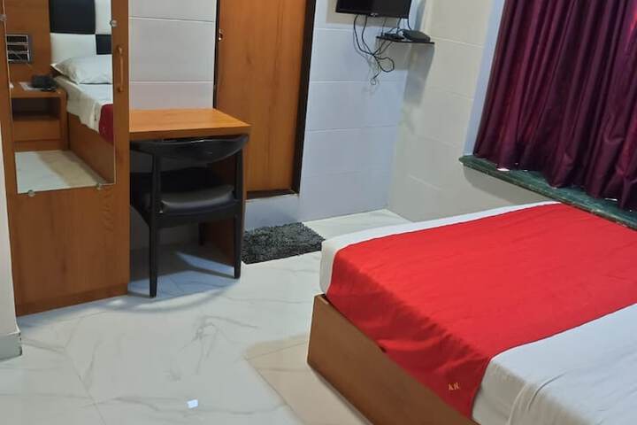 Room 13 of 39