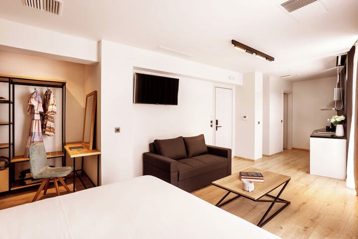 Room 18 of 84