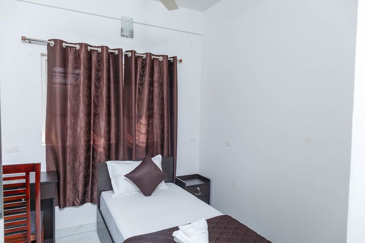 Room 10 of 37