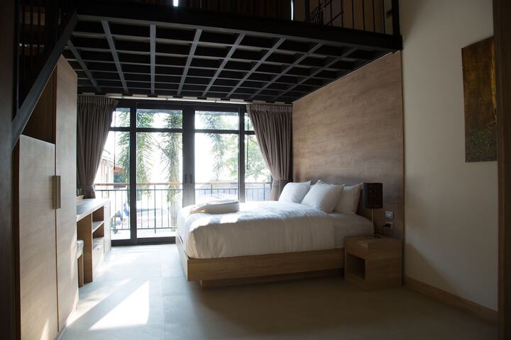 Room 8 of 40