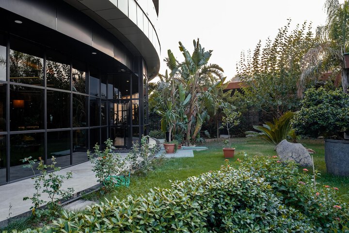 Hotel Exterior 75 of 81