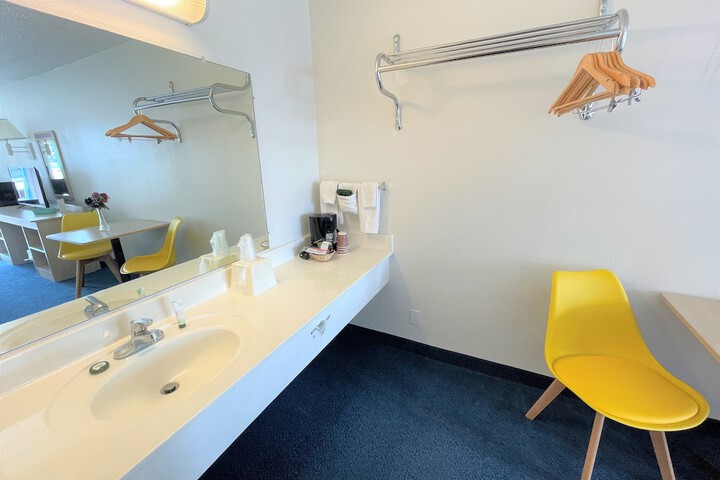 Room 20 of 74