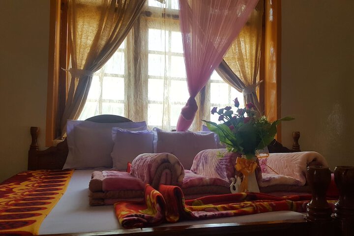 Room 10 of 25