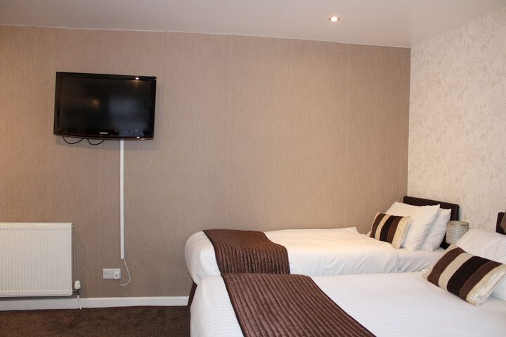 Room 9 of 34