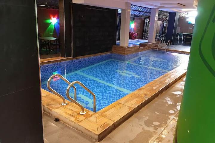 Pool 33 of 62