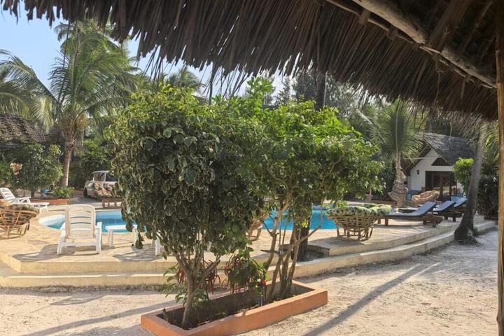 Pool 53 of 90